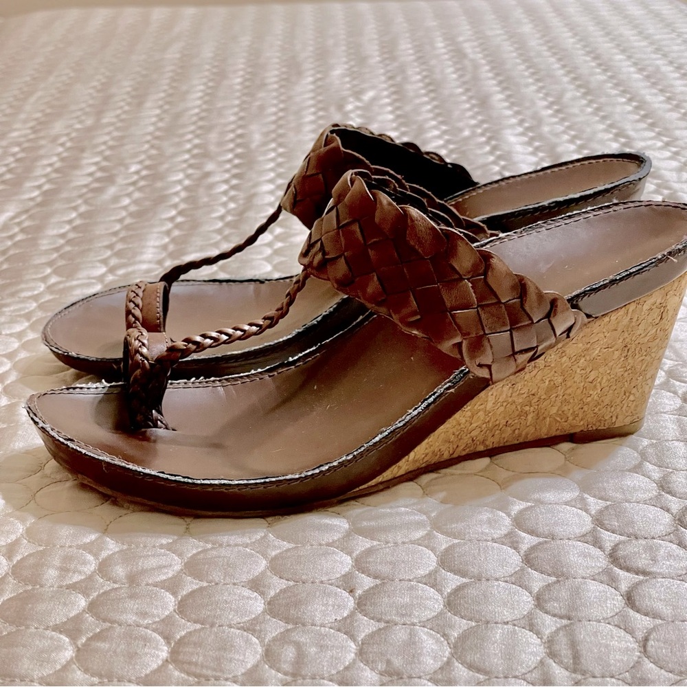 🌱 Gianni Bini Leather Toe Wedges